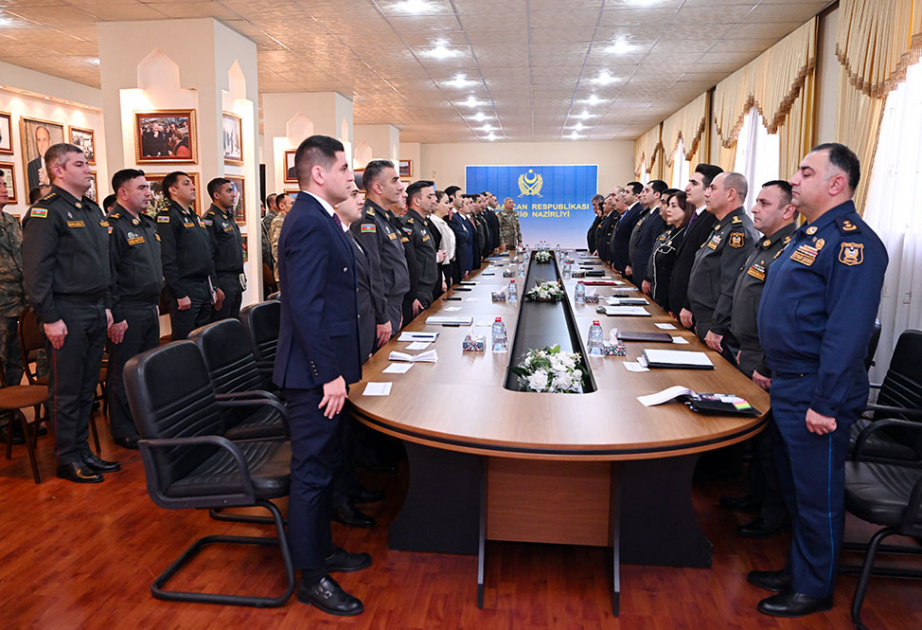В Бакинском военном колледже обсуждены проблемы в сфере коммуникации