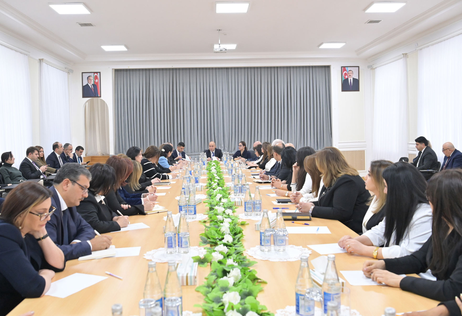 Elm və təhsil naziri məktəb direktorlarının təkliflərini dinləyib