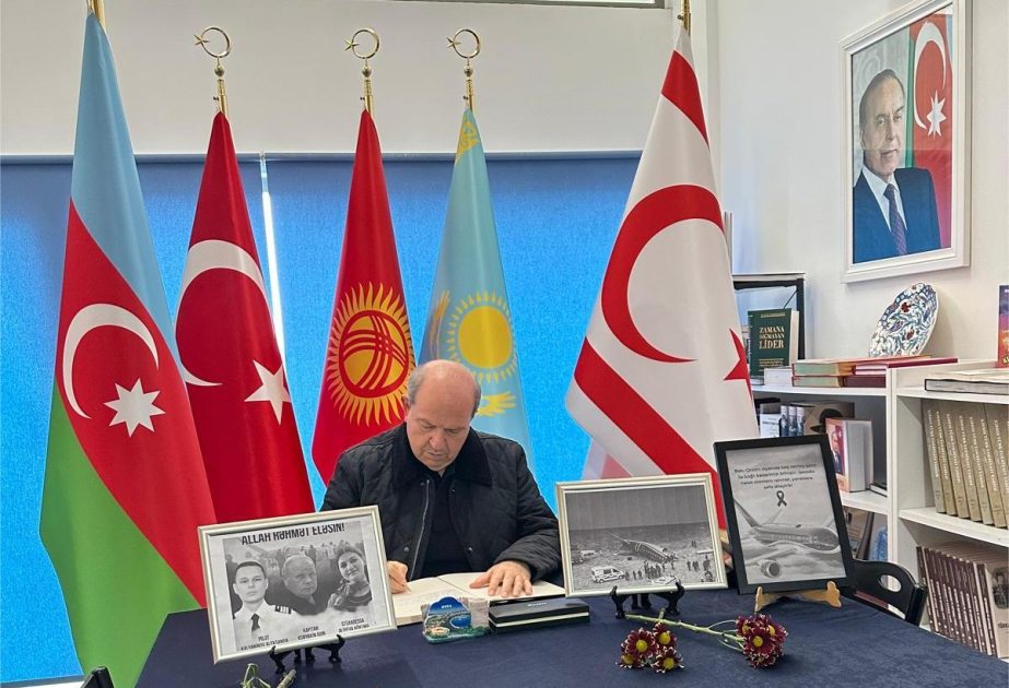 Президент ТРСК почтил память жертв крушения самолета AZAL