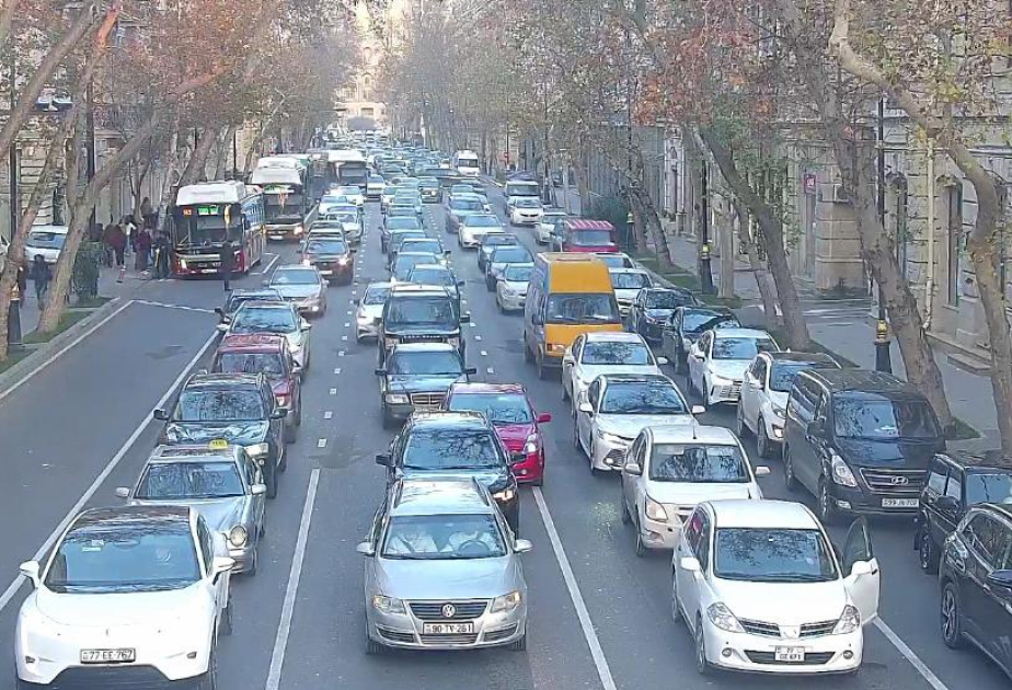 Bakının bəzi yollarında sıxlıq müşahidə olunur