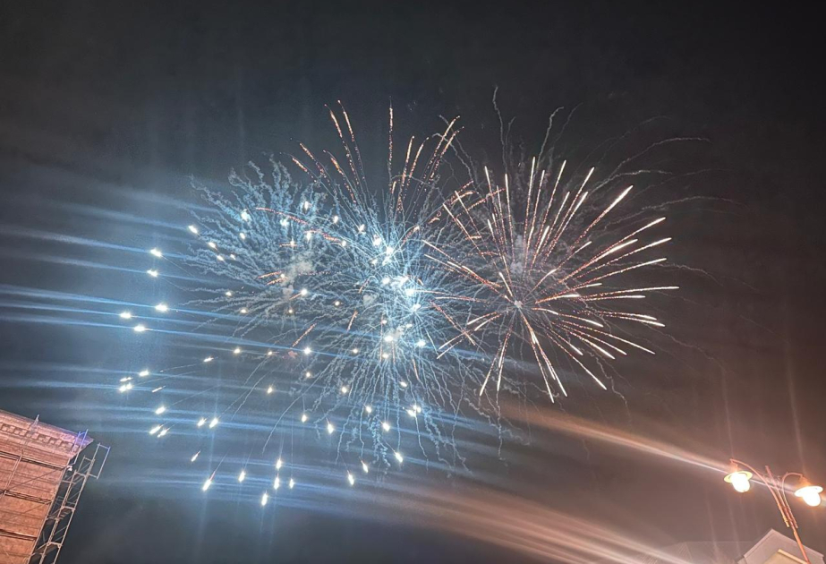 En Khankendi se lanzaron fuegos artificiales con motivo del Año Nuevo