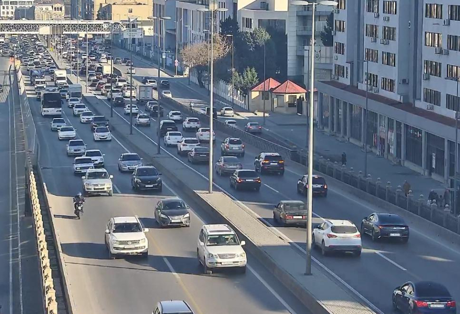 Bakının bəzi yollarında sıxlıq müşahidə olunur