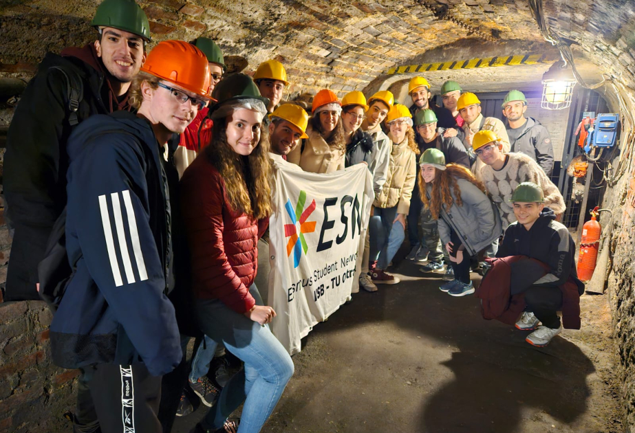 Los estudiantes de la Escuela Superior de Petróleo de Bakú presentaron el proyecto «Conoce Azerbaiyán» en la República Checa