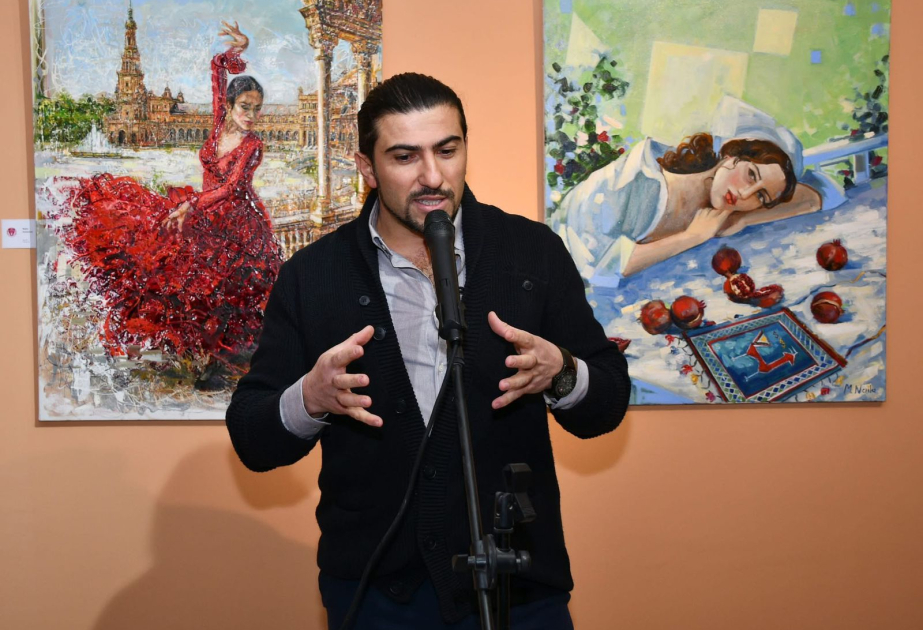 В новом культурном центре Ambassadors Cultural Club прошла выставка «Разноцветные эмоции»