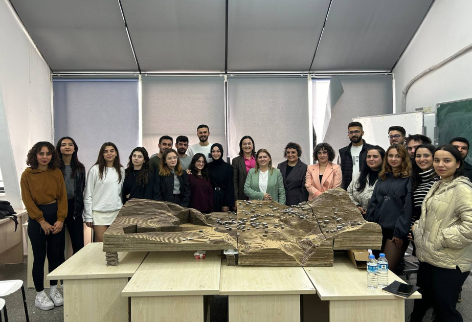 Azərbaycanlı müəllim Bursa Uludağ Universitetində təcrübə mübadiləsi aparıb