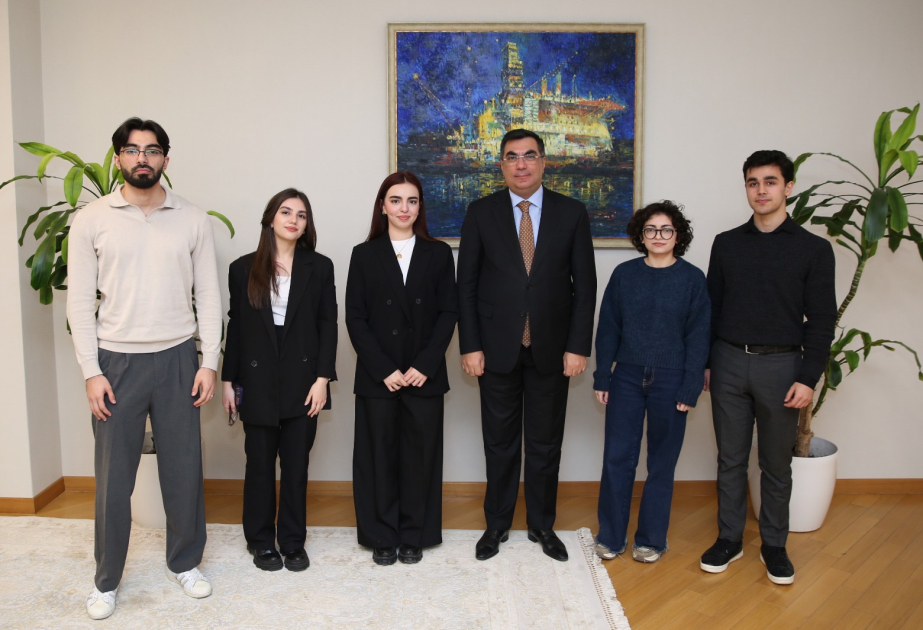 El rector de BHOS se reunió con los estudiantes que cursarán estudios en España