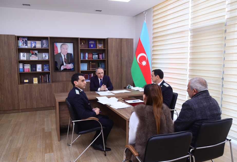Baş prokuror Salyanda vətəndaşların müraciətlərini dinləyib