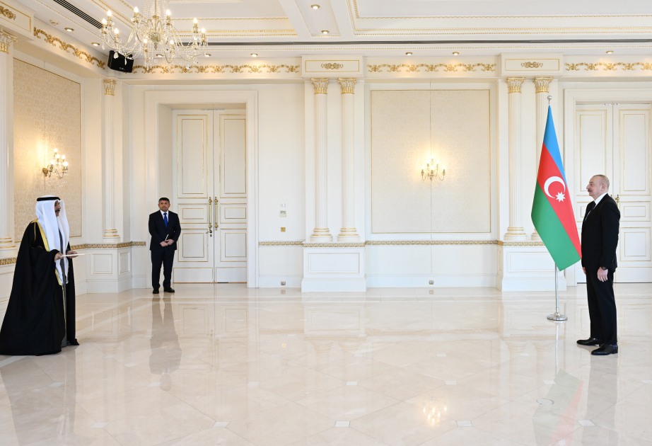 El Jefe de Estado de Azerbaiyán recibe las credenciales del embajador entrante de Kuwait en Azerbaiyán