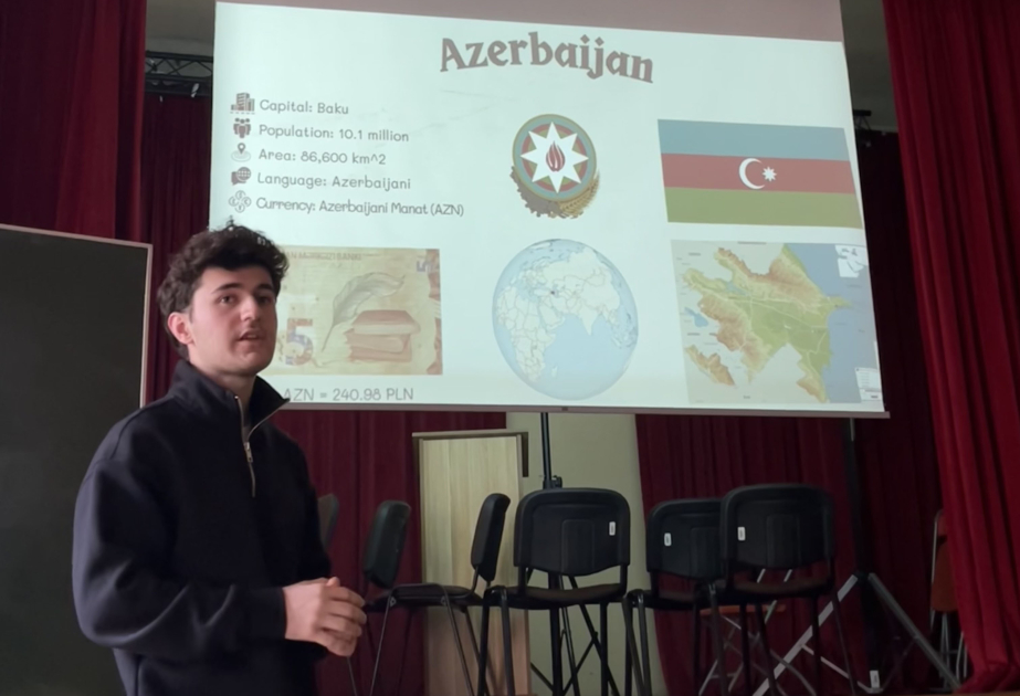 Bakı Ali Neft Məktəbinin tələbəsi Polşada Azərbaycanla bağlı təqdimat edib