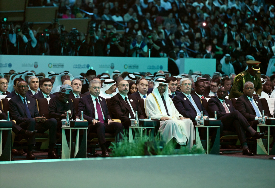 El Presidente de Azerbaiyán asiste a la ceremonia de apertura de la Semana de la Sostenibilidad de Abu Dabi