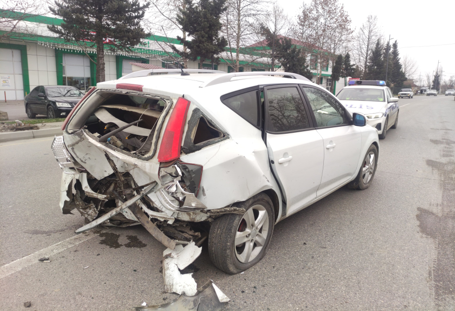 Xaçmazda minik avtomobilləri toqquşub, ana və azyaşlı övladı xəsarət alıb