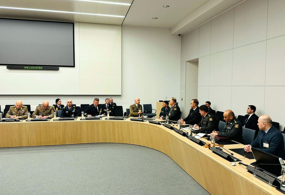 El Jefe del Estado Mayor del Ejército de Azerbaiyán celebró varias reuniones en Bruselas