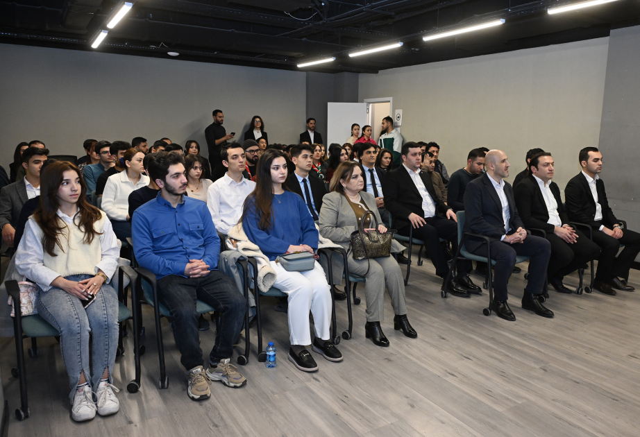 “Rəqəmsal” mövzulu qrant müsabiqəsinin qalibi olan gənclər təşkilatları və gənclərlə görüş keçirilib