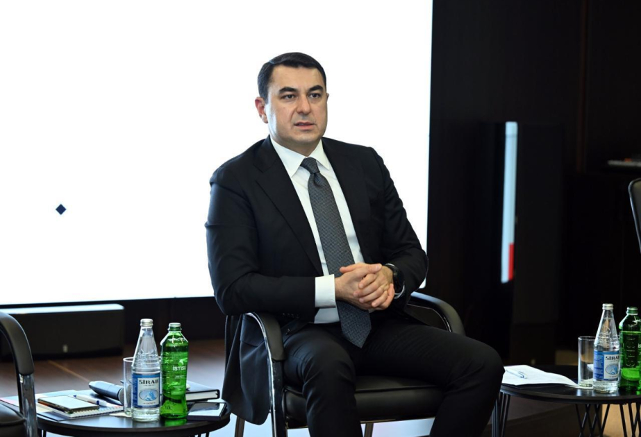 Mədəniyyət naziri musiqi, incəsənət məktəb və mərkəzlərinə işə qəbul olunmuş bir qrup müəllimlə görüşüb