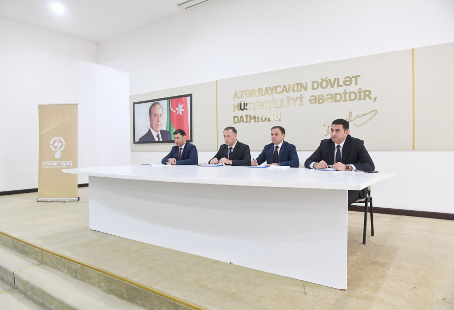 “Azərişıq” ASC-nin nümayəndələri Qubada sahibkarlarla görüşüblər