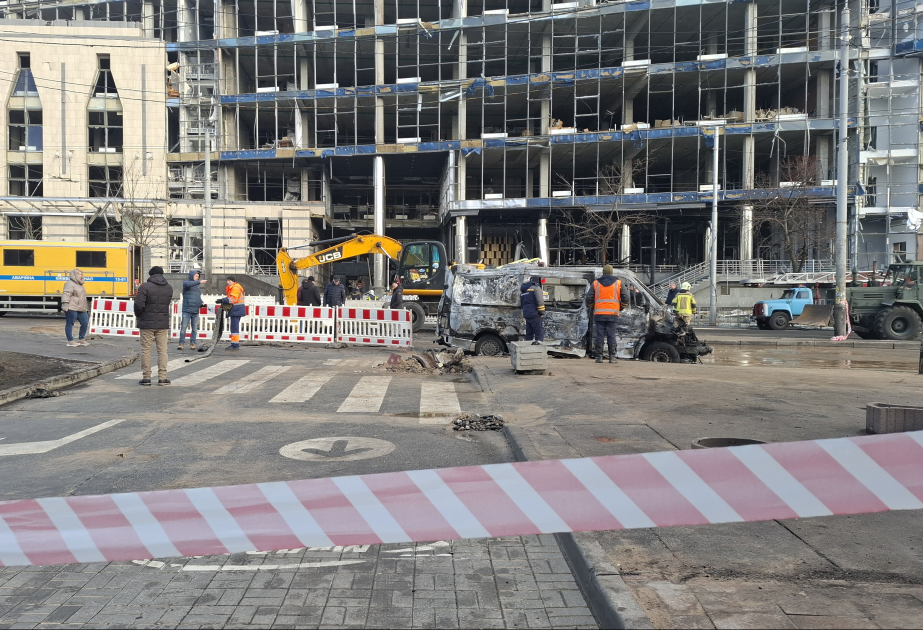 Kiyevə ballistik raket hücumlarının fəsadları – AZƏRTAC hadisə yerindən xəbər verir VİDEO
