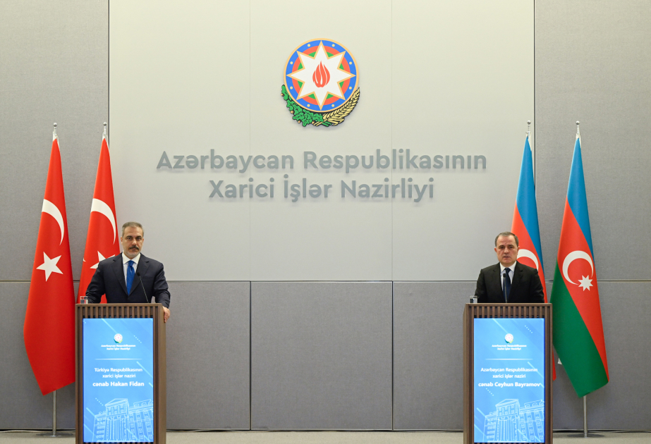 Los Cancilleres de Azerbaiyán y Türkiye discutieron temas actuales de la agenda bilateral y multilateral