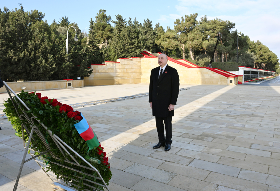 El Presidente de Azerbaiyán rindió homenaje a los mártires del 20 de Enero