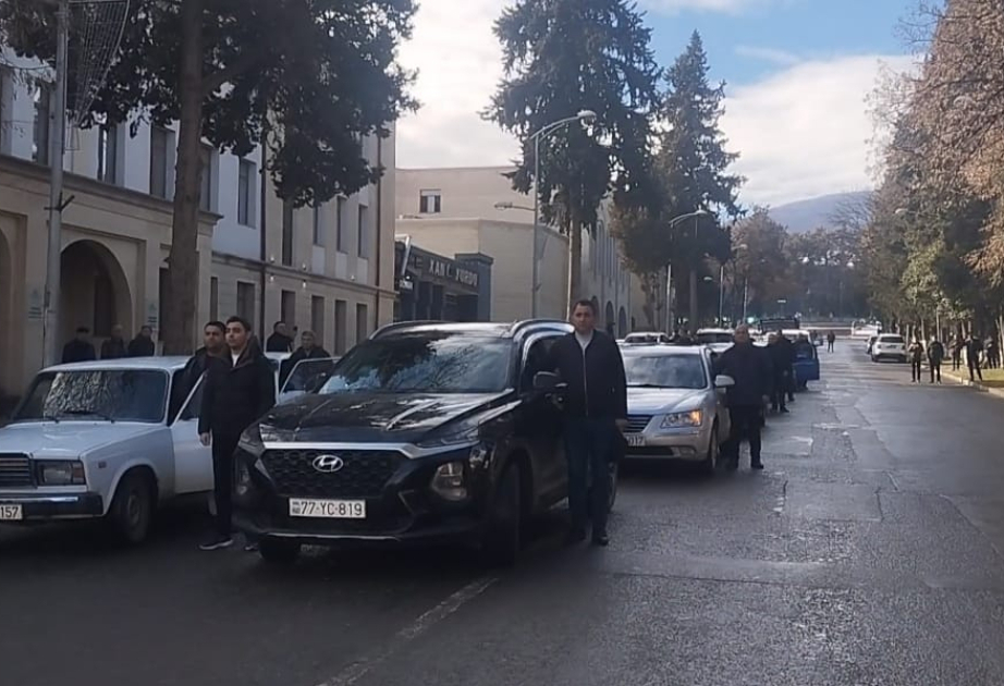 En Khankendi y Joyalí se rinde homenaje a los mártires del 20 de enero