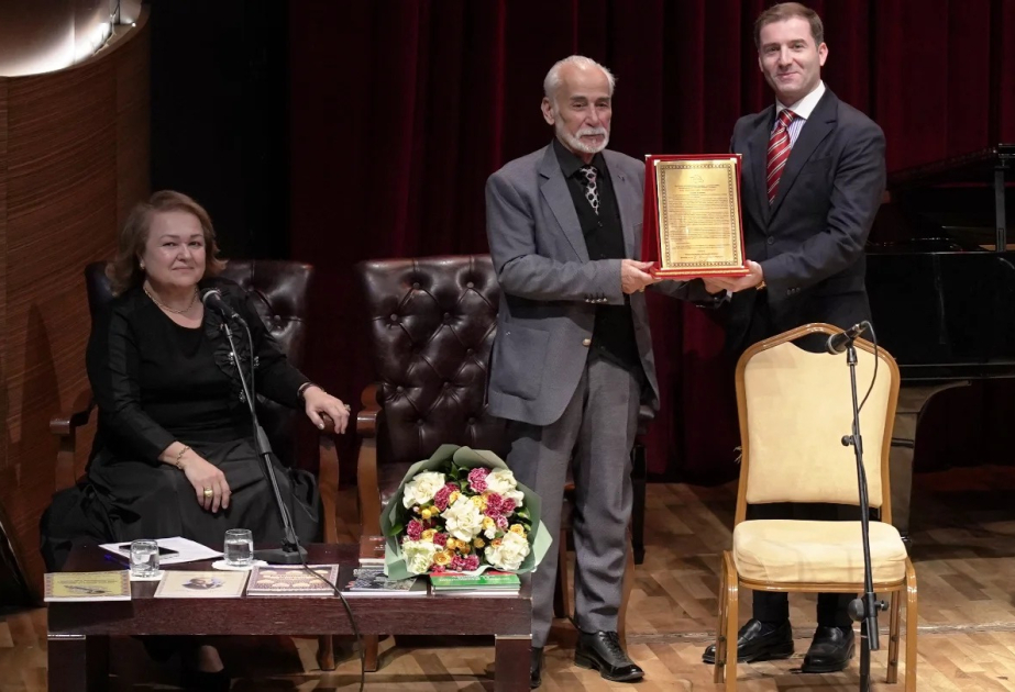 Görkəmli kamança ifaçısı Arif Əsədullayevin 75 illiyi qeyd edilib