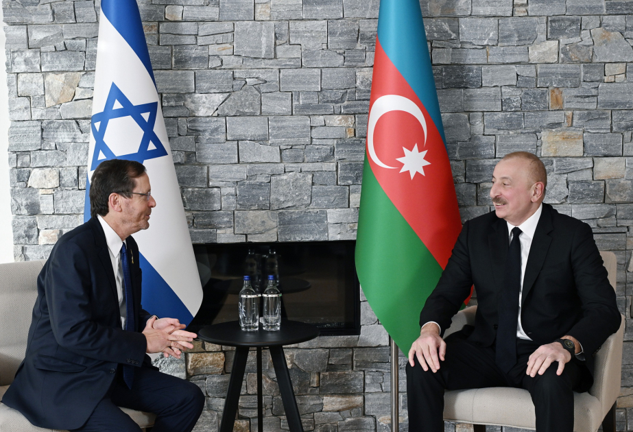 Les présidents azerbaïdjanais et israélien se rencontrent à Davos VIDEO