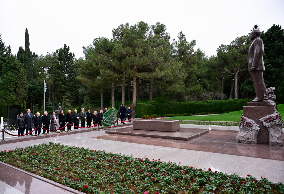 Participants of TURKPA meeting visit National Leader’s grave and Alley of Martyrs