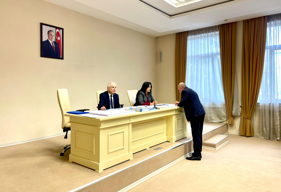 27 saylı Sabunçu dairə ikinci seçki komissiyasında maarifləndirici treninqlər təşkil olunub