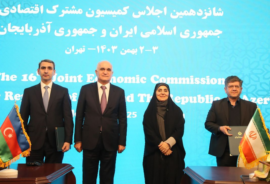 Los Ferrocarriles de Irán y Azerbaiyán amplían su cooperación para aprovechar el potencial del corredor Norte-Sur