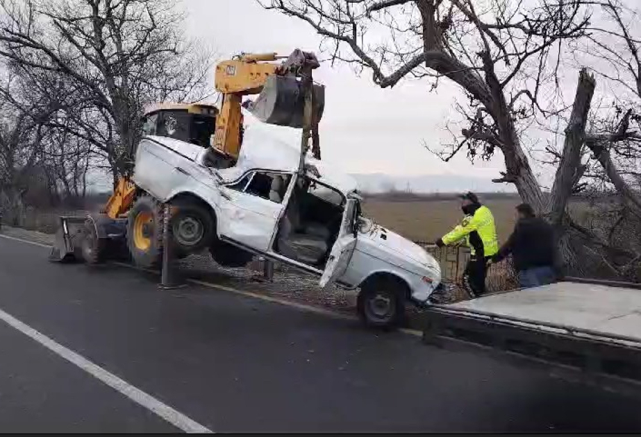 Oğuzda avtomobil yoldan çıxaraq aşıb, xəsarət alanlar var