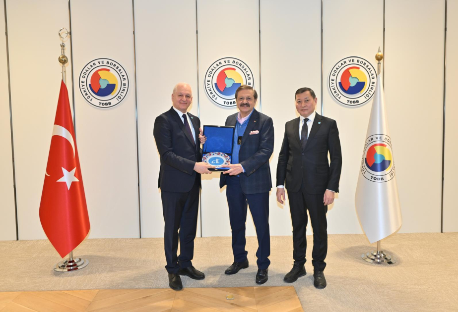 L'Union des chambres et des bourses de Türkiye et l'Académie internationale turque examinent leurs relations