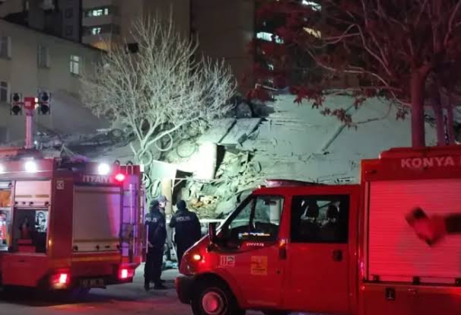 3-story building collapses in Türkiye's central Konya province; search, rescue underway