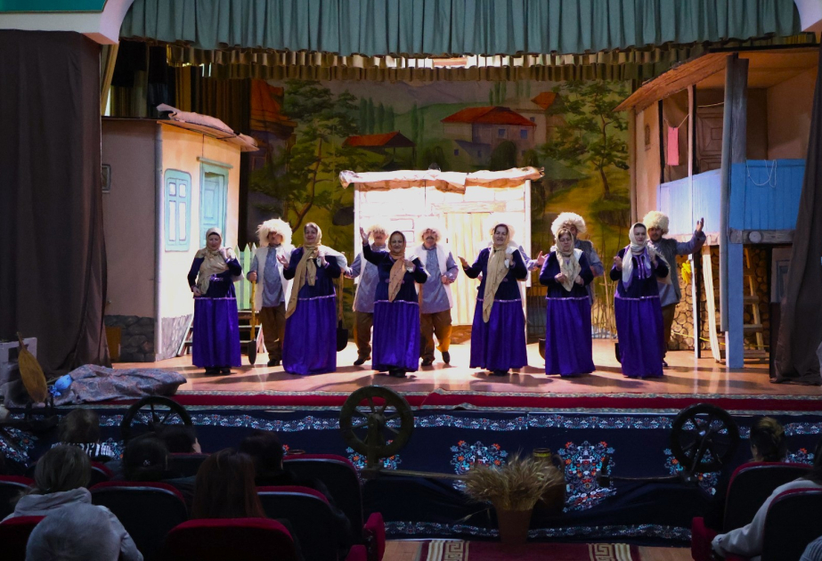 Qusar Dövlət Ləzgi Dram Teatrı "Sədəf" tamaşasını teatrsevərlərə təqdim edib
