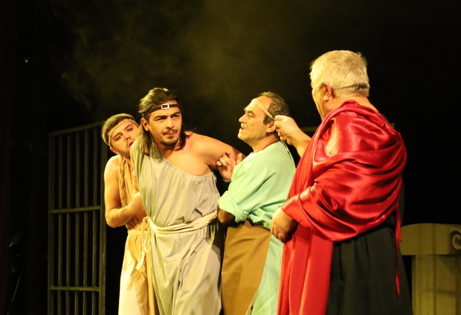 Naxçıvan Dövlət Milli Dram Teatrında "Herostratı unudun" tamaşasının premyerası olub