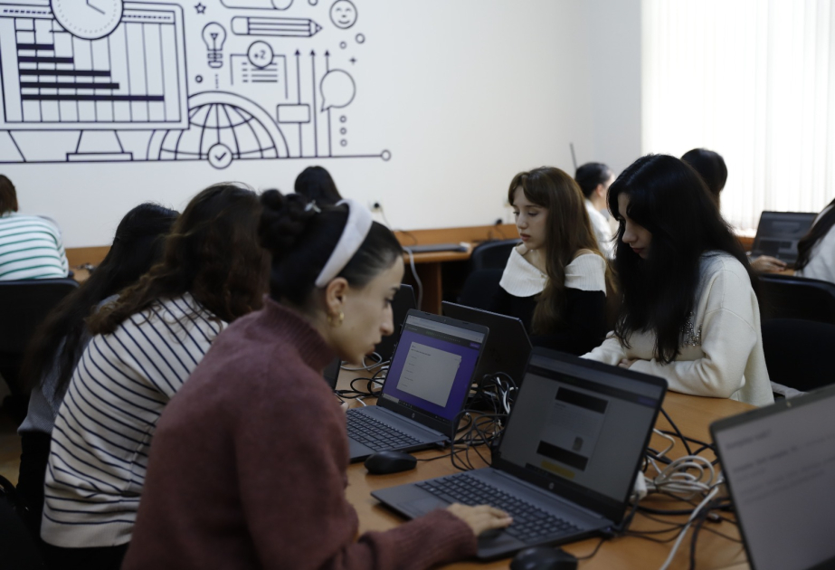 ADPU-da “Code for Future” layihəsinin payız semestri yekunlaşıb