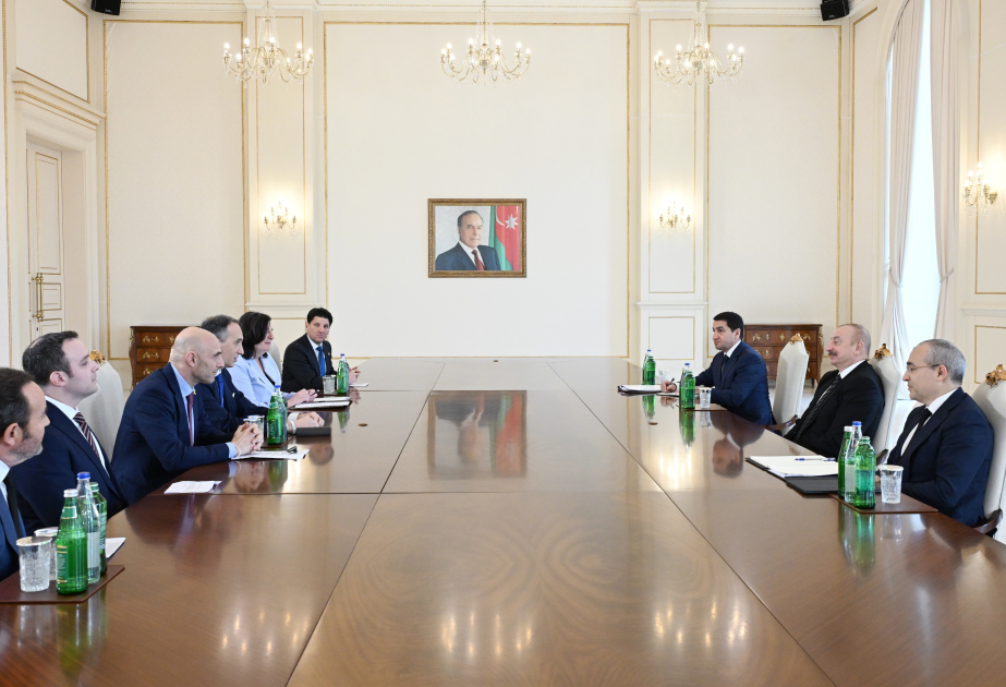 El Presidente de Azerbaiyán recibe al Cofundador y Miembro de la Junta Directiva del Foro Económico de Israel ACTUALIZADO