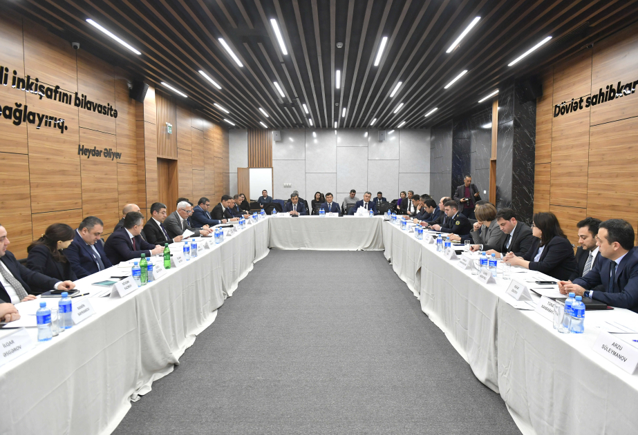 “Ekoloji təmiz və təhlükəsiz nəqliyyat vasitələrinin dövriyyəsinin stimullaşdırılması və infrastrukturunun təkmilləşdirilməsi üzrə” altqrupun iclası keçirilib