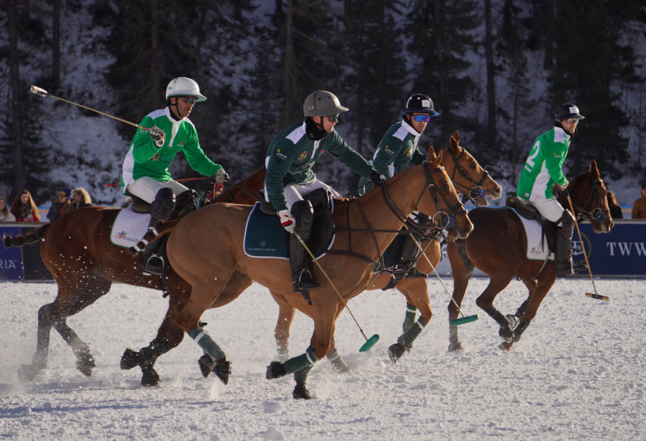 Aserbaidschan Land of Fire sichert sich den zweiten Platz beim 40. Snow Polo World Cup in St. Moritz