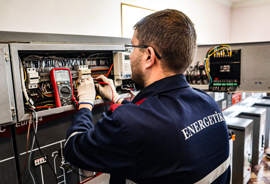 Naxçıvanda yeni elektrik sayğacları quraşdırılır