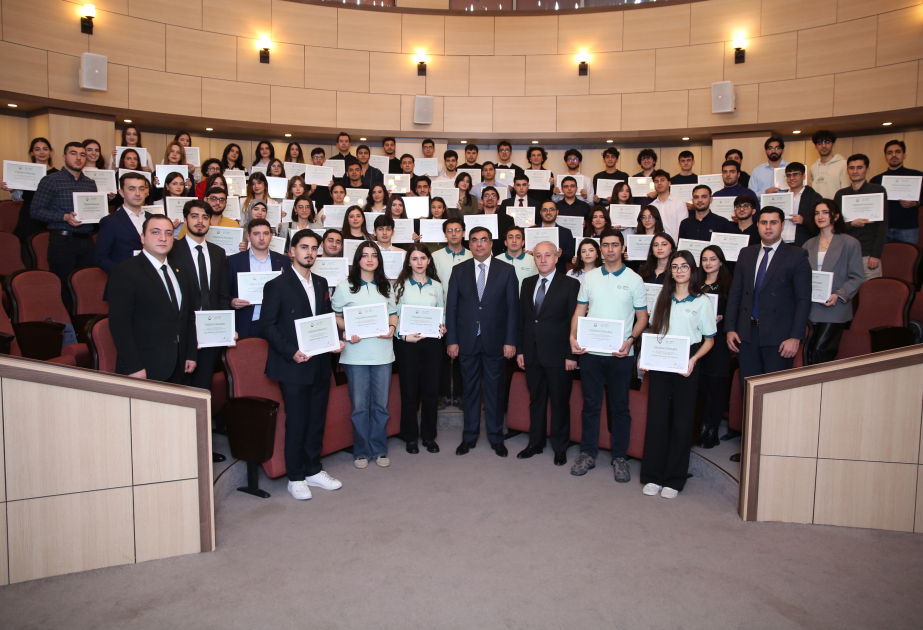 BHOS rector meets with students who participated in COP29