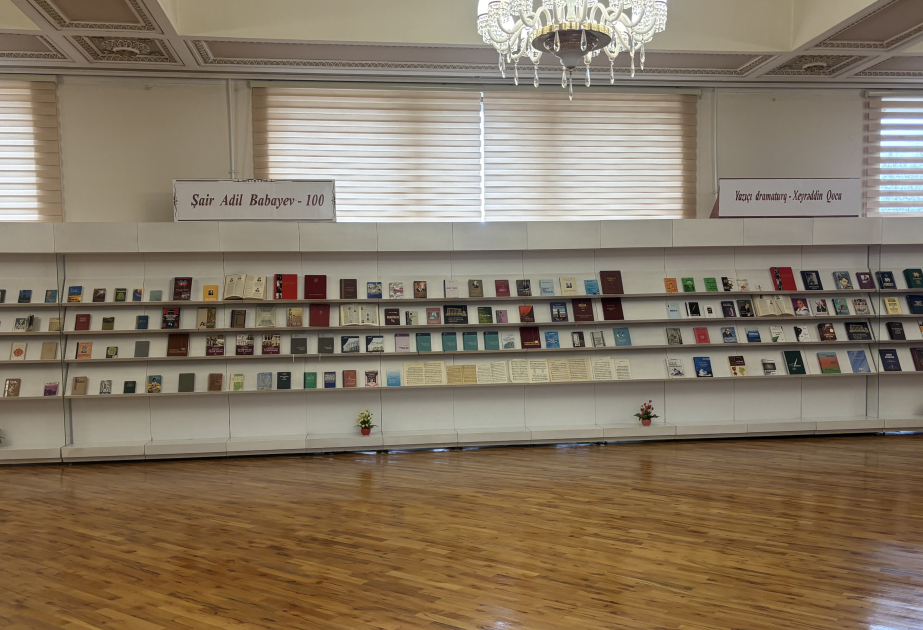 Milli Kitabxanada ənənəvi kitab sərgiləri açılıb