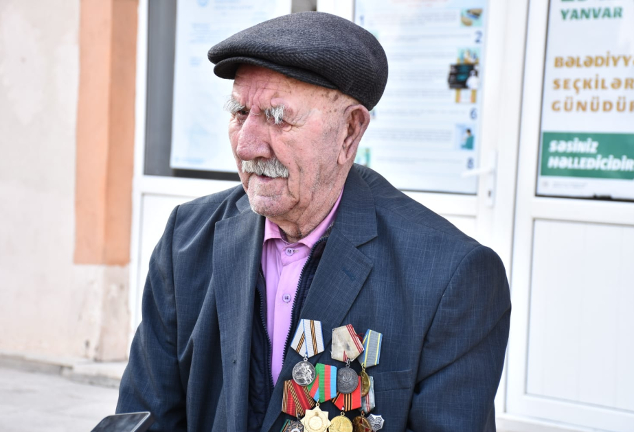 В Нахчыване проголосовал 102-летний избиратель