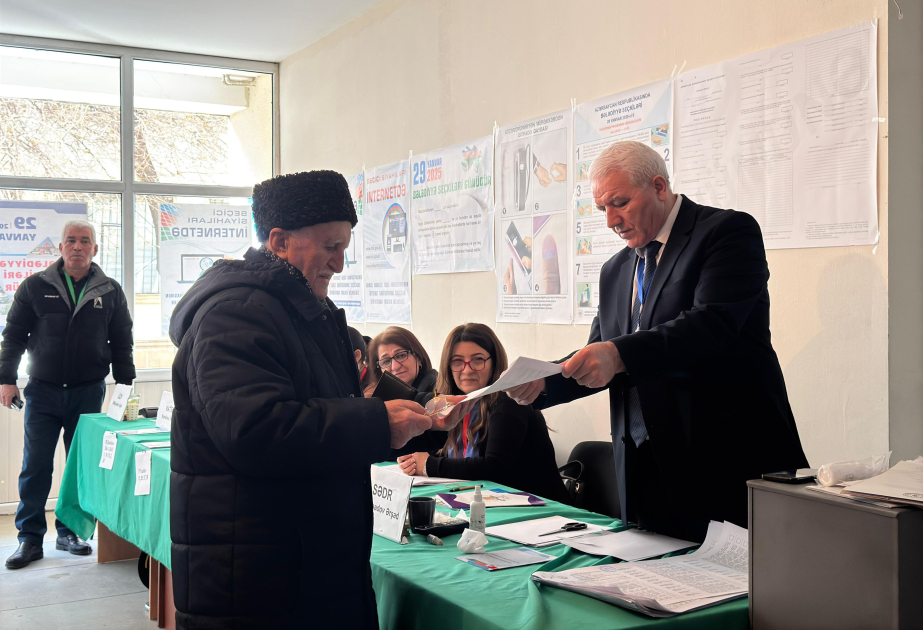 Nərimanov rayonunda yaşlı nəslin nümayəndələri bələdiyyə seçkilərində fəal iştirak edirlər
