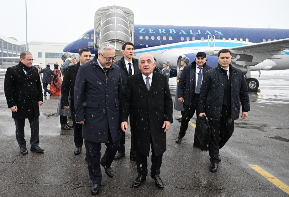 Le Premier ministre azerbaïdjanais se déplace à Almaty pour une visite de travail