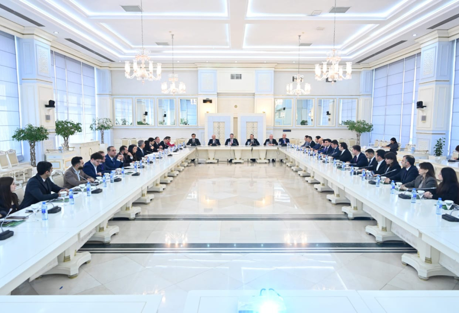 Milli Məclisdə Gənclər Fondunun ötənilki fəaliyyəti barədə təqdimat olub