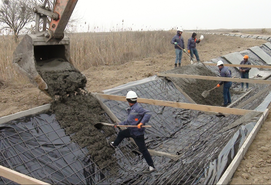 İmişlidə kanallar beton üzlüyə alınır VİDEO