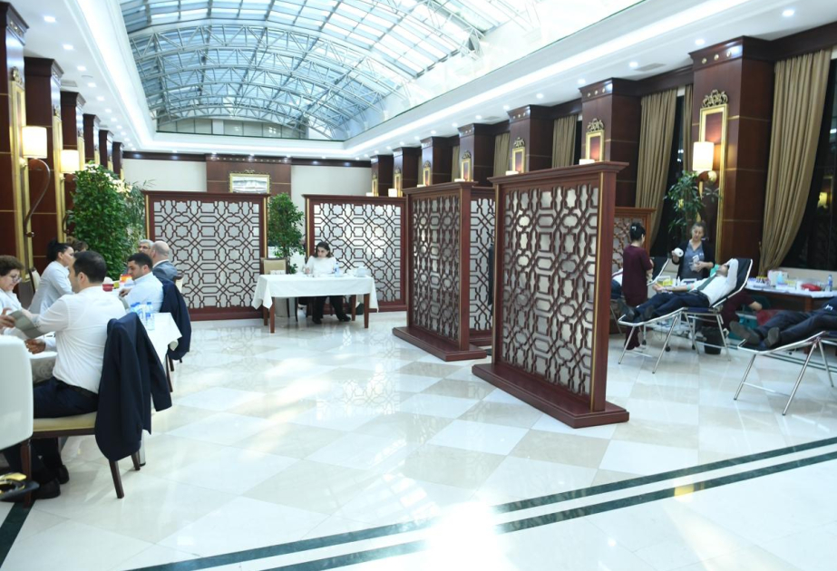 Milli Məclisdə könüllü qanvermə aksiyası təşkil edilib