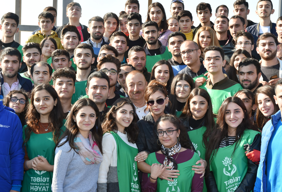 Bu gün Azərbaycan Gəncləri Günüdür