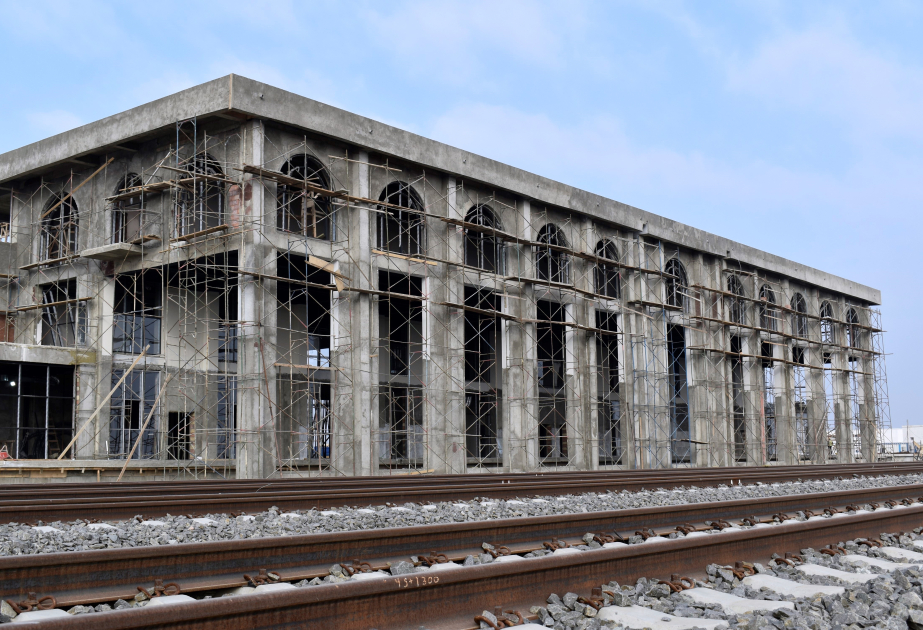 La construcción del complejo ferroviario y de la estación de autobuses de Aghdam finalizará este año