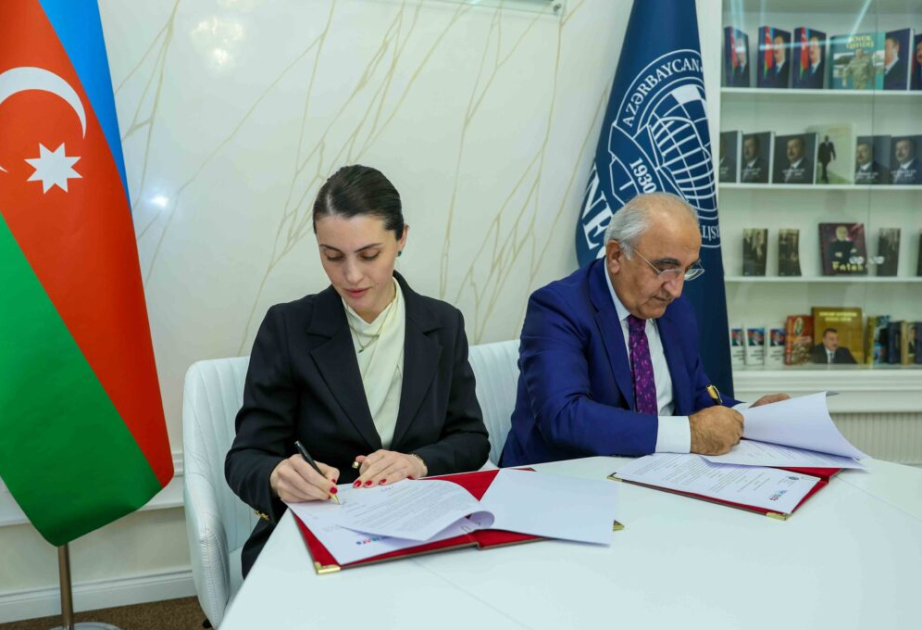 Se firma un memorando entre la UNEC y la empresa AWE Consulting