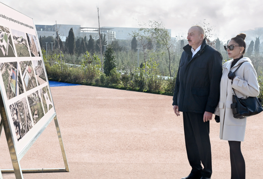 El Presidente Ilham Aliyev asistió a la inauguración de un nuevo parque cerca de la estación de metro Ganjlik en Bakú